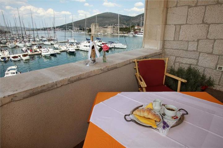 Maison d’hôte pour 2 personnes, avec vue ainsi que vue sur le lac et jardin à Trogir - 2