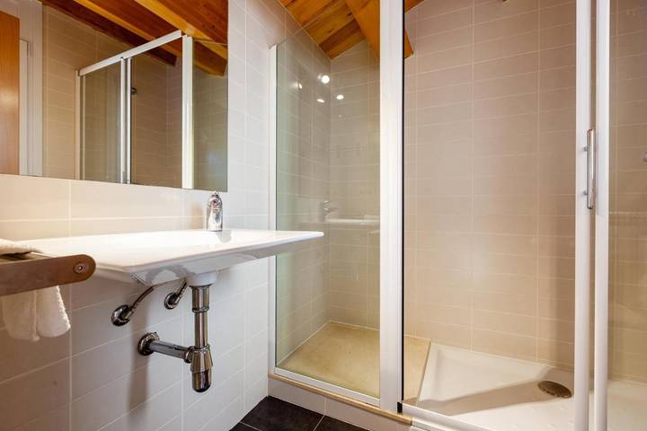 Gîte pour 14 personnes, avec terrasse et vue, animaux acceptés à Puigcerdà - 2