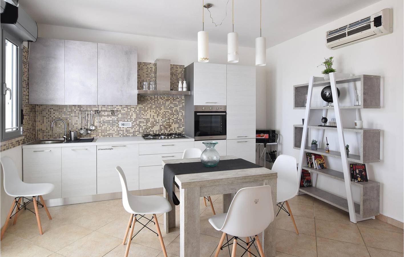 Ganze Ferienwohnung, Appartement am Pool mit Küche und Parkplatz: Assemini in Assemini, Campidano