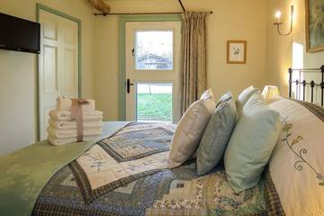 Bungalow for 2 People in Suffolk, East of England, Photo 3