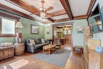 Vacation House for 15 Guests in Racine, Racine County, Picture 2