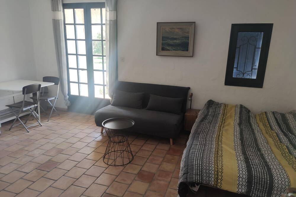 Studio in the countryside in Le Thor, Vaucluse