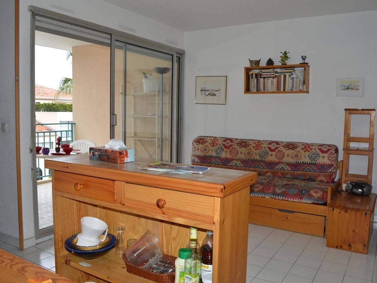 Entire apartment, Seaside 2Br/1Ba Apt with Balcony, Sleeps 6 - Near Beach, Elevator, Prime Location! in La Côte Vermeille, Argelès-sur-Mer
