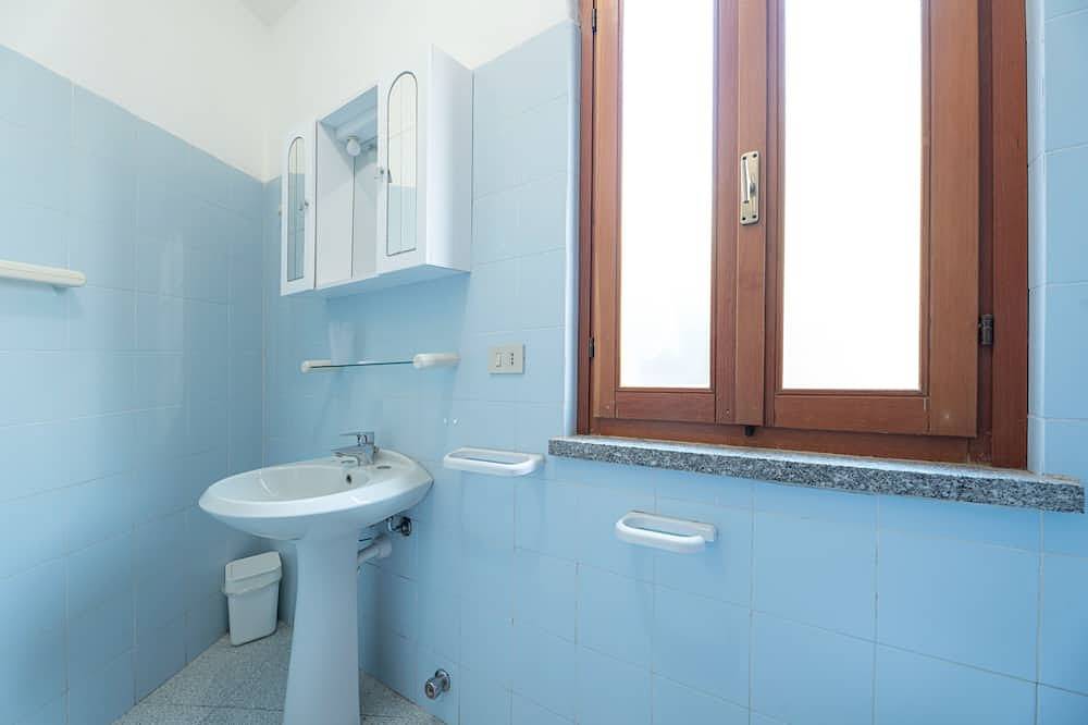 Appartamento intero, Trilocale Giglio piano terra in Spiaggia Fetovaia, Campo nell'Elba