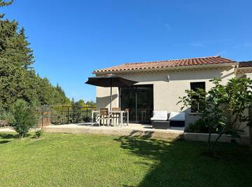 Gîte pour 4 personnes, avec jardin et terrasse à Saumane-de-Vaucluse
