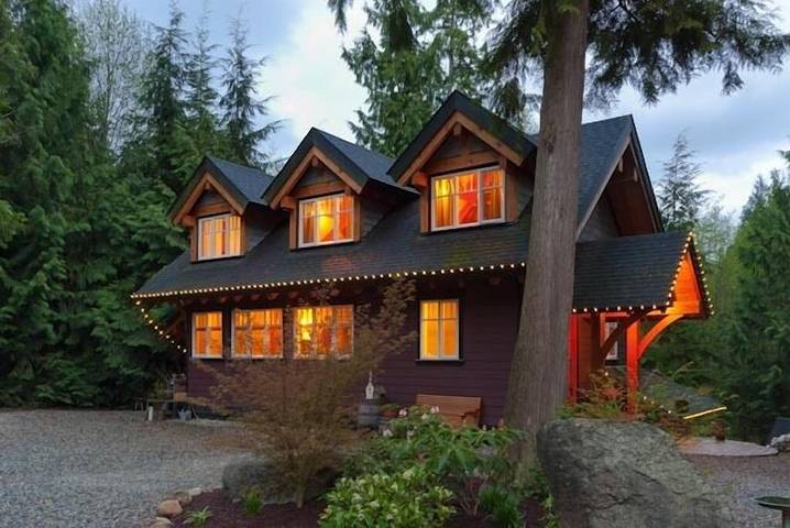 Bed and breakfasts for 6 people, with garden and sauna in British Columbia