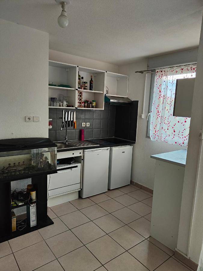 Gîte pour 2 personnes, avec jardin ainsi que piscine et terrasse à Poussan - 4