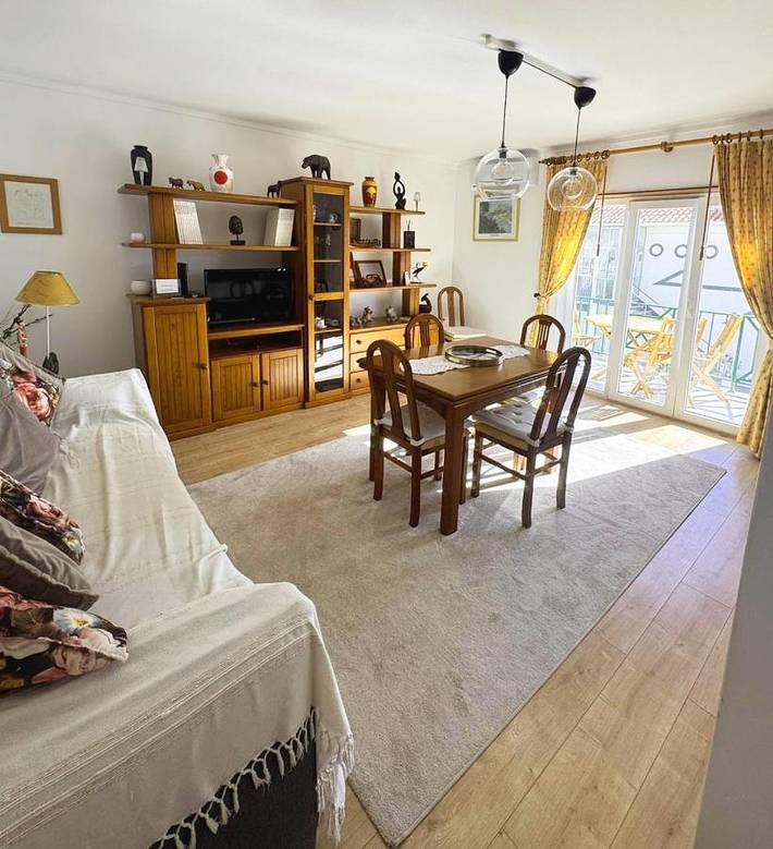 Apartamento de férias para 6 pessoas, com varanda e vista em Praia da Areia Branca