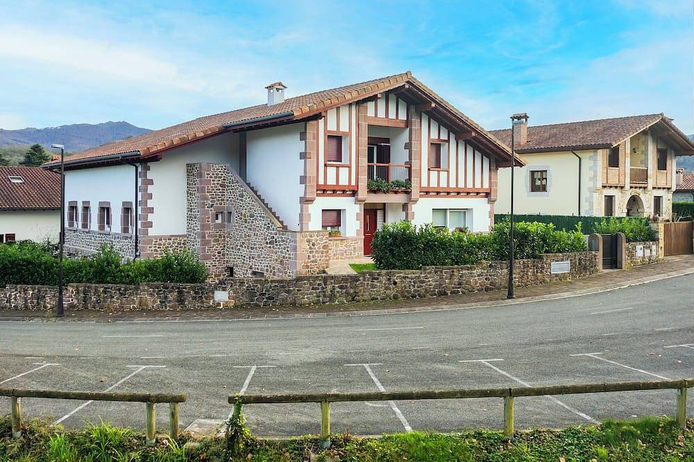 Bizi Baztan Goienetxea in Baztan, Spanish Pyrenees