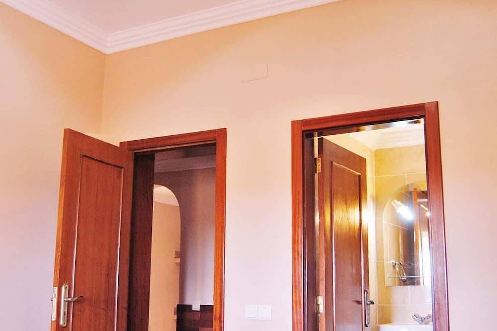 Villa with private pool. Rural area. in Estoi, Faro