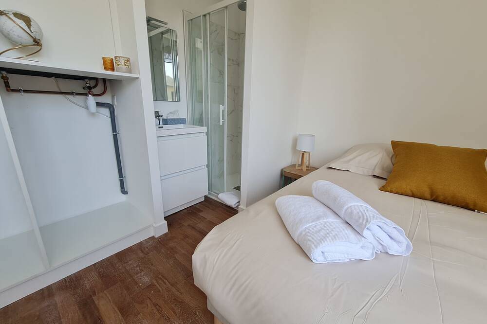 Appartement entier, Le Poulorio 7 - T2 - Proche Gare in Lorient, Côte des Mégalithes