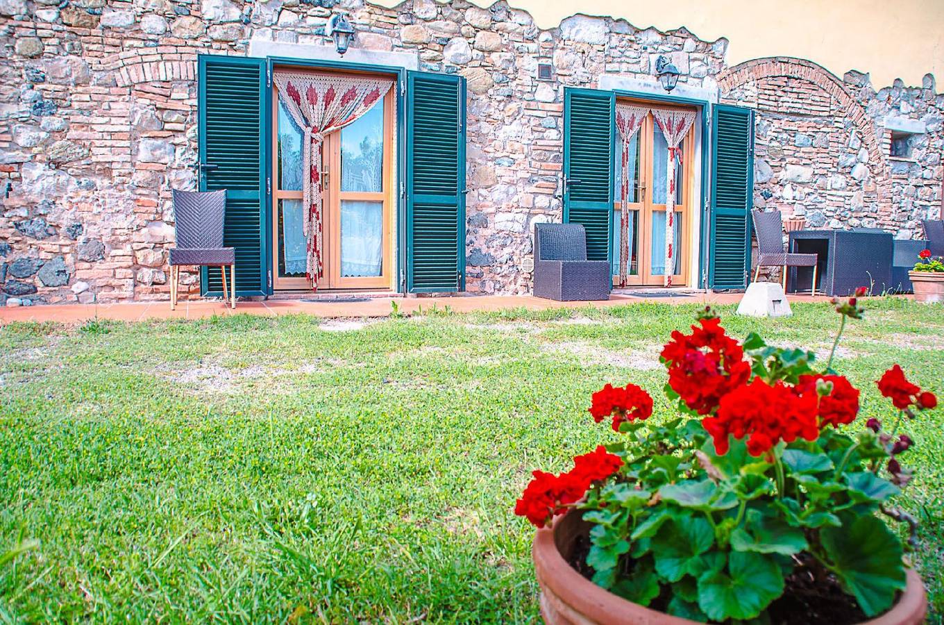 Ganze Ferienwohnung, Angenehme Wohnung mit Grill, Terrasse und Garten in Santa Luce, Etruskische Küste