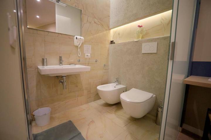 Chambre d’hôte pour 2 personnes, avec balcon et vue à Bari - 3