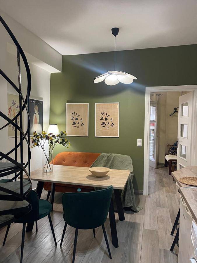 Gîte pour 6 personnes, avec vue et terrasse dans Pýlos