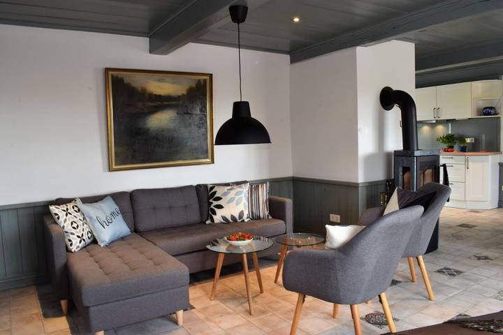 Ferienhaus Nele - Terrasse, Sauna, eingezäunter Garten, 3 Schlafzimmer, Kamin in Emmelsbüll-Horsbüll, Nordfriesland