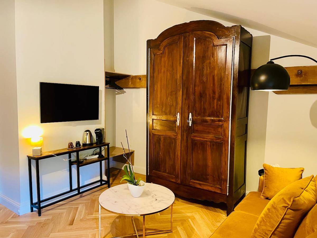 Appartement de vacances entier, Superior King Room in Dieulivol, Région de Langon