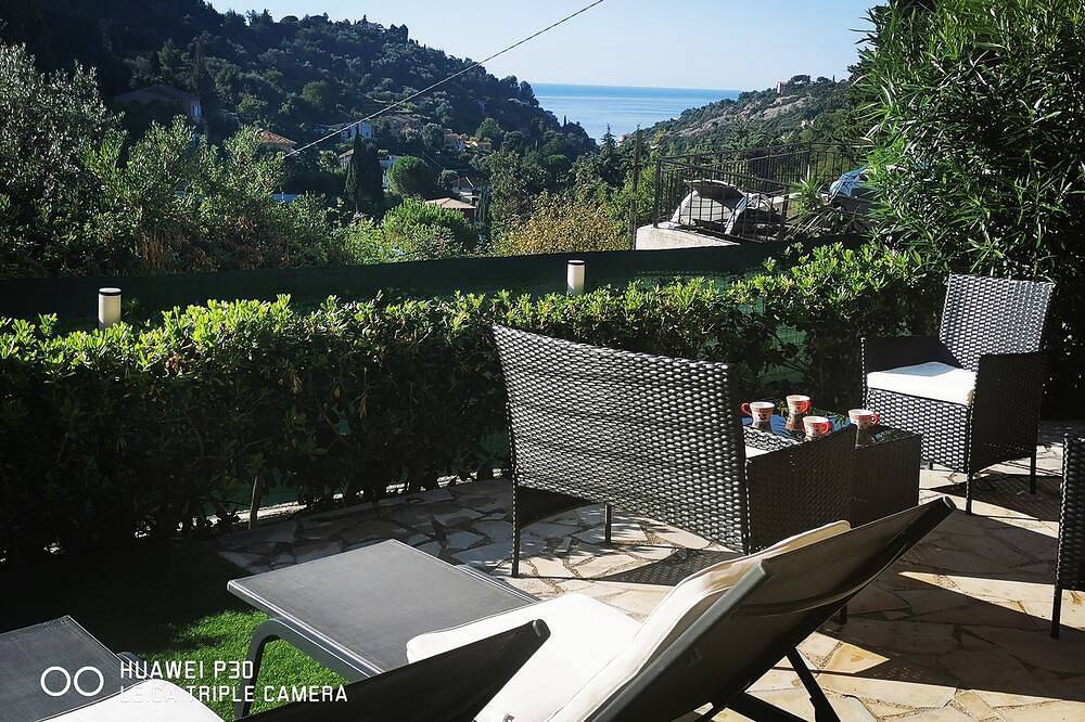 3-room apartment of 80 m2 in a villa with 70 m2 of terrace / garden + jacuzzi in Menton, Mittelmeerküste (Frankreich)