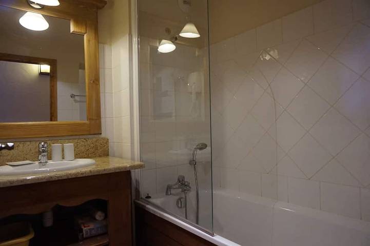 Gîte pour 4 personnes, avec balcon et sauna ainsi que piscine et jacuzzi dans Arc 1950 - 4