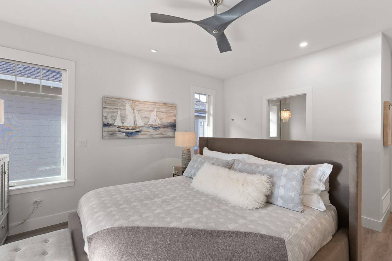 Lakefront Luxury in Warm Osoyoos in Osoyoos Lake, Okanagan-Similkameen