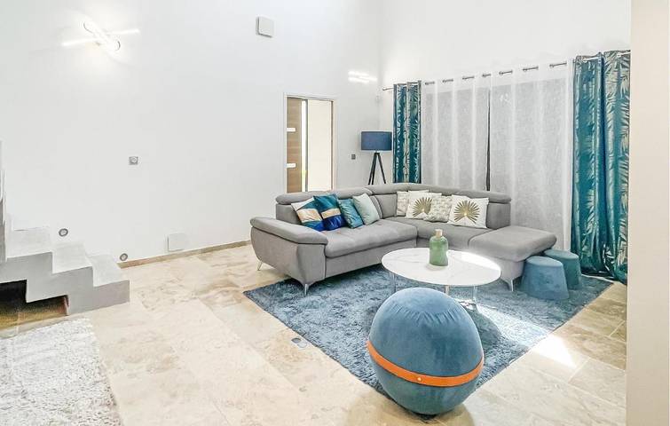 Location de vacances pour 8 personnes, avec jardin et piscine à Rochegude - 3