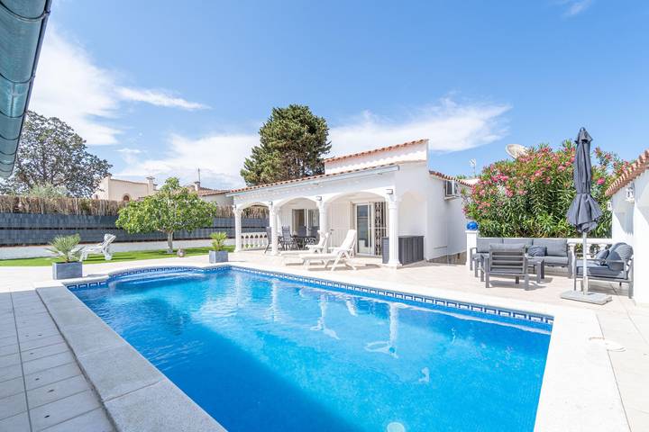 Villa für 6 Personen, mit Terrasse und Garten in Empuriabrava