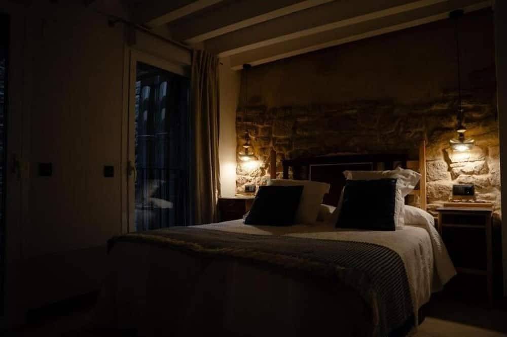Casa Rural Garabitero \"Rest, Dream, Enjoy\". in Laguardia, Rioja Alavesa