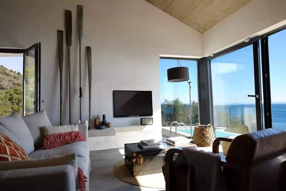 A Private House on Vis Island with a impressive ocean view over Vis archipelago. in Rukavac, Vis