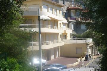 Gîte pour 4 personnes, avec terrasse dans Plage du Miramar