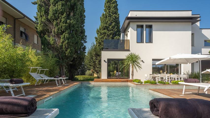 Villa pour 8 personnes, avec jardin - 1