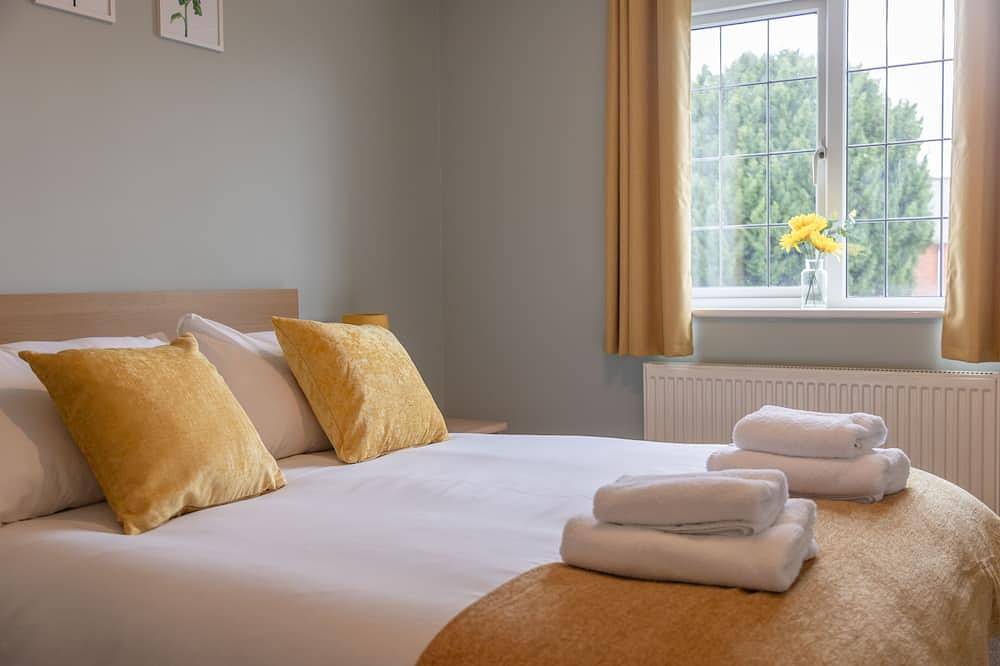 Hereford – Woodpecker House: Modern 3-Bed Near Rotherwas, Sleeps 6 in Hereford, Herefordshire