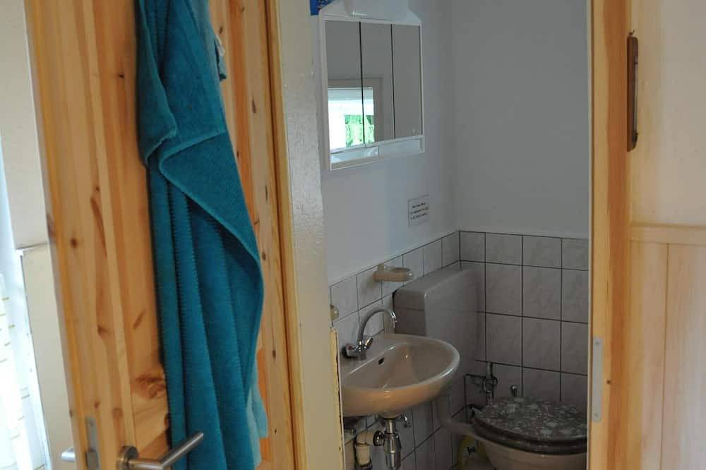 Kleines Ferienhaus mit Sauna-Fass im Thüringer Wald am Rennsteig in Goldlauter - Heidersbach, Suhl