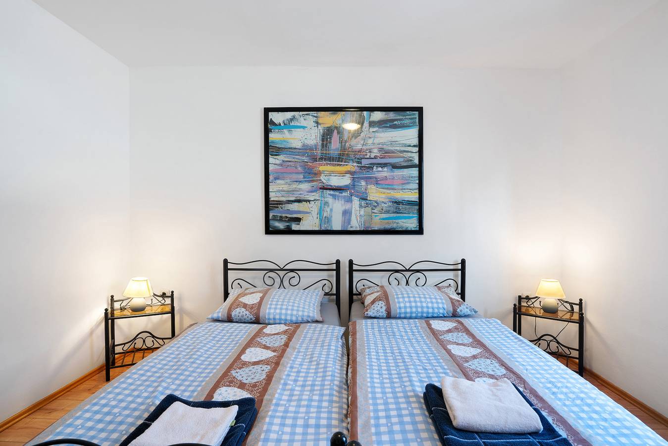 Knödelhof 'Zimmer 2', 2-Bett-Zimmer mit gemeinsamer Terrasse und Wlan in Putzbrunn, Oberbayern