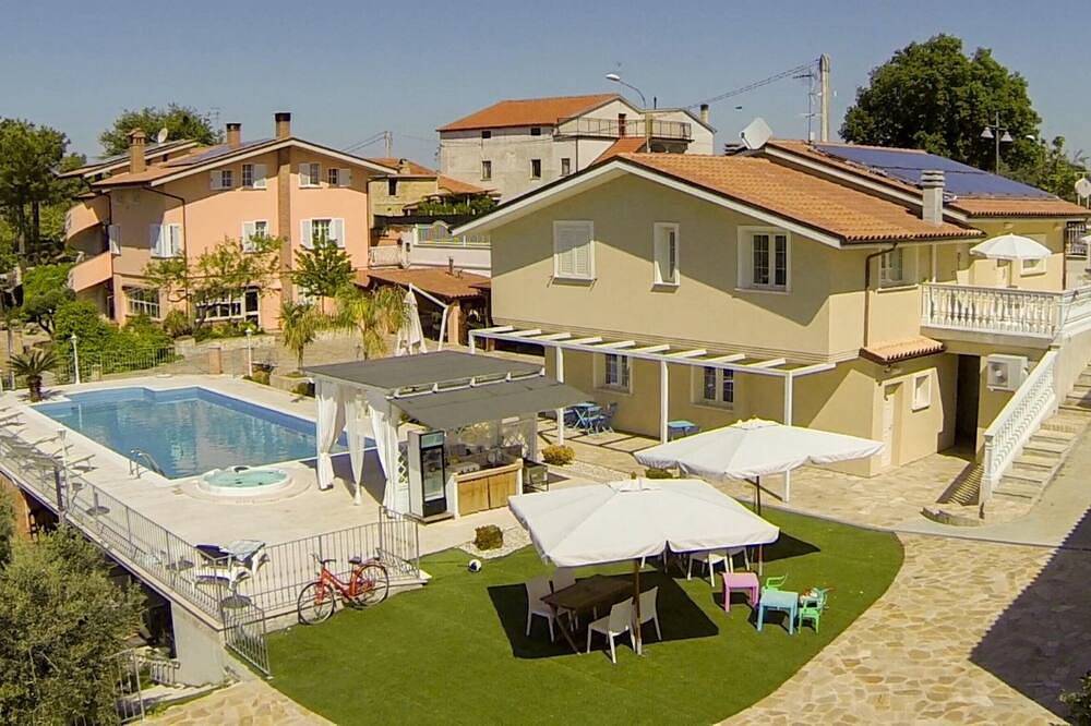 Appartamento vacanze a Sant'Omero a partire da 143€ a notte