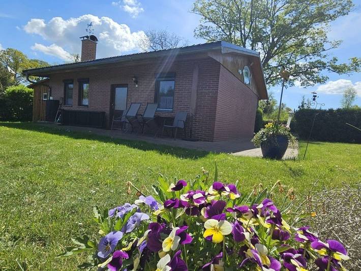 Ferienhaus für 4 Personen, mit Terrasse und Garten sowie Sauna und Seeblick, kinderfreundlich in Mecklenburgische Seenplatte - 3