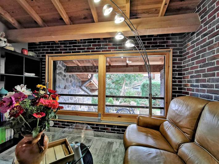 Gîte confortable près de la Cascade de la Beaume avec terrasses et parking privatif in Solignac-sur-Loire, Haute-Loire