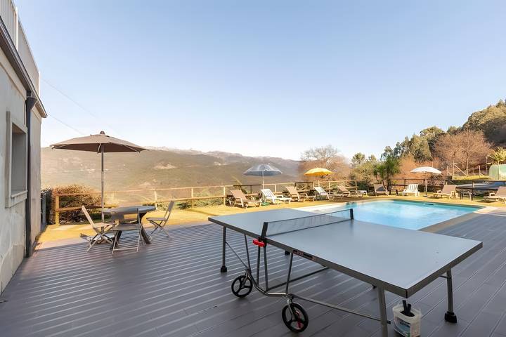 Casa de vacaciones 'Casa De Balinhas - Gerês' con vistas a la montaña, Wi-Fi y aire acondicionado in Ventosa e Cova, Distrito de Braga