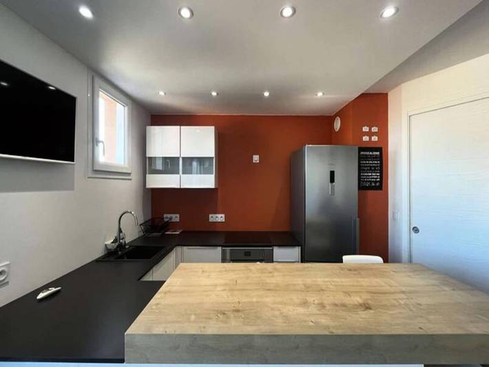 Gîte pour 4 personnes, avec terrasse dans Plage des Sablettes - 2