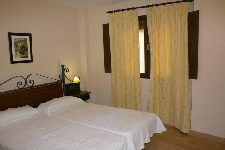 Hotel para 3 personas, con terraza además de vistas y piscina en Vega de Granada - 4