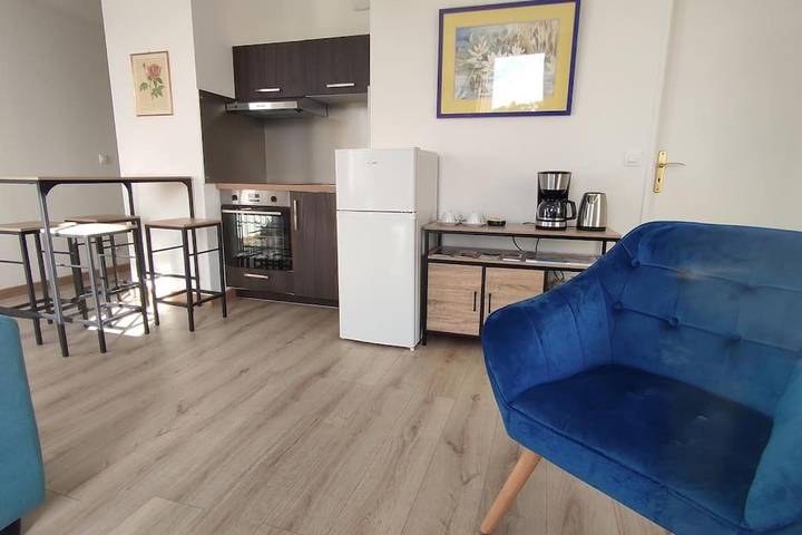 Gîte pour 4 personnes, avec jardin ainsi que vue et piscine dans Place Du Puits Rochefort En Terre - 3