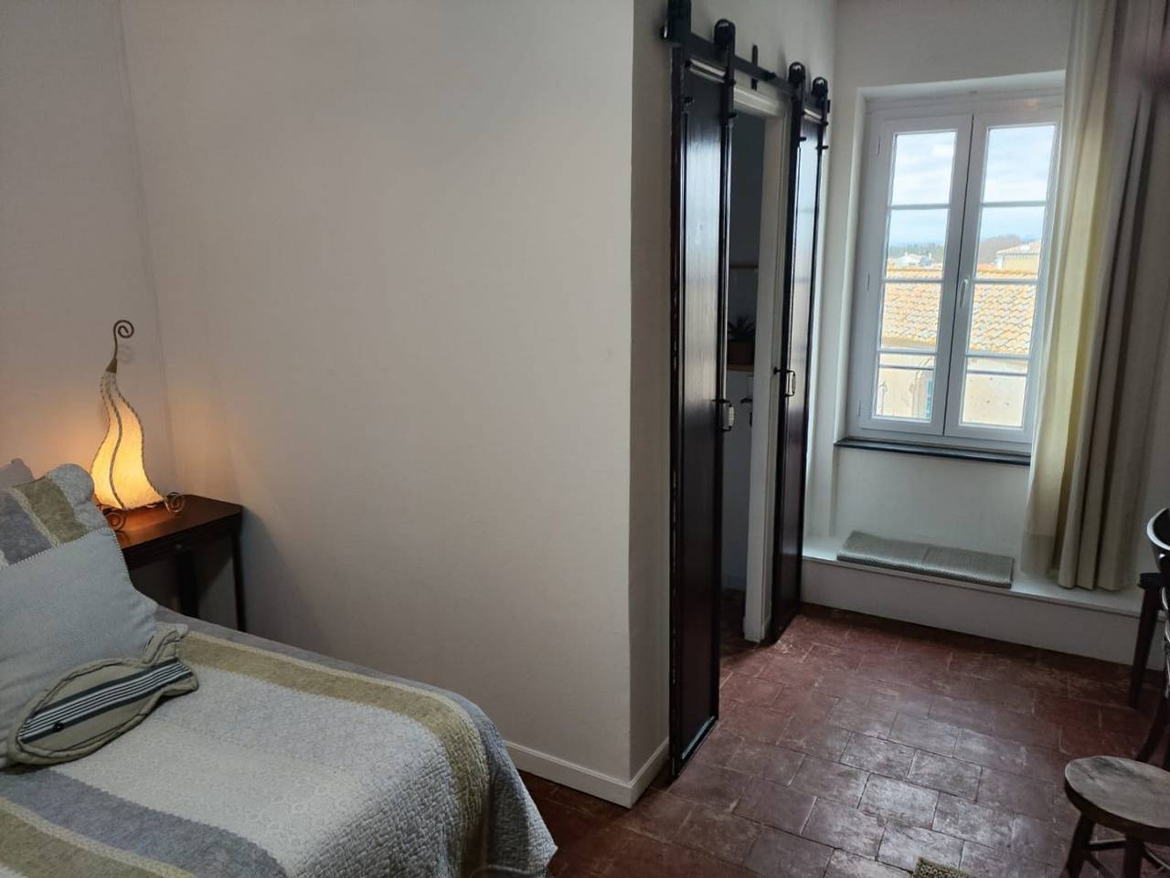 Chambres d'hôtes charmantes situées au bord du canal du Midi - Chambre Olive in Ginestas, Côte méditerranéenne (France)