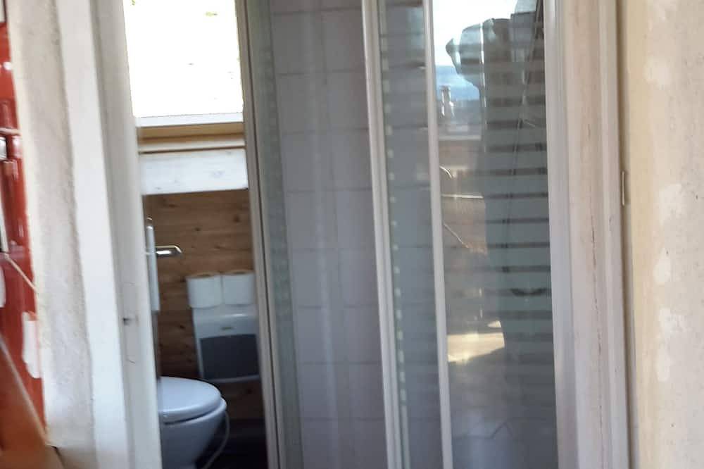 Original round wood house T3 sea view in Locquirec, Ceinture Dorée