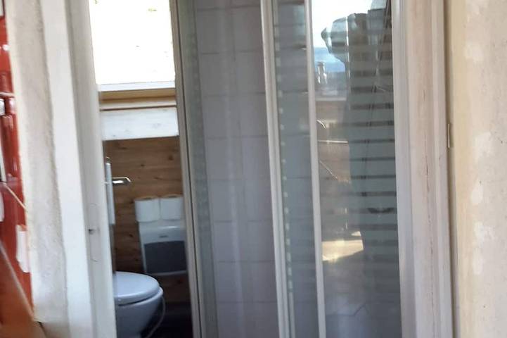 Pieds dans l'eau, Maison insolite en bois ronde  avec terrasse pour 4 in Locquirec, Ceinture Dorée