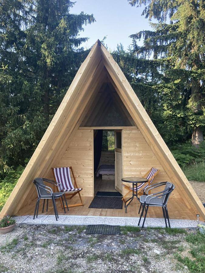 Camping pour 4 personnes, avec sauna et piscine ainsi que jardin et vue en Slovénie