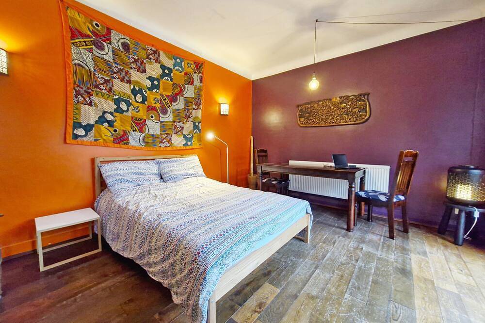 Coastal - Wittering  -  an annexe that sleeps 6 guests  in 3 bedrooms in West Wittering, West Sussex