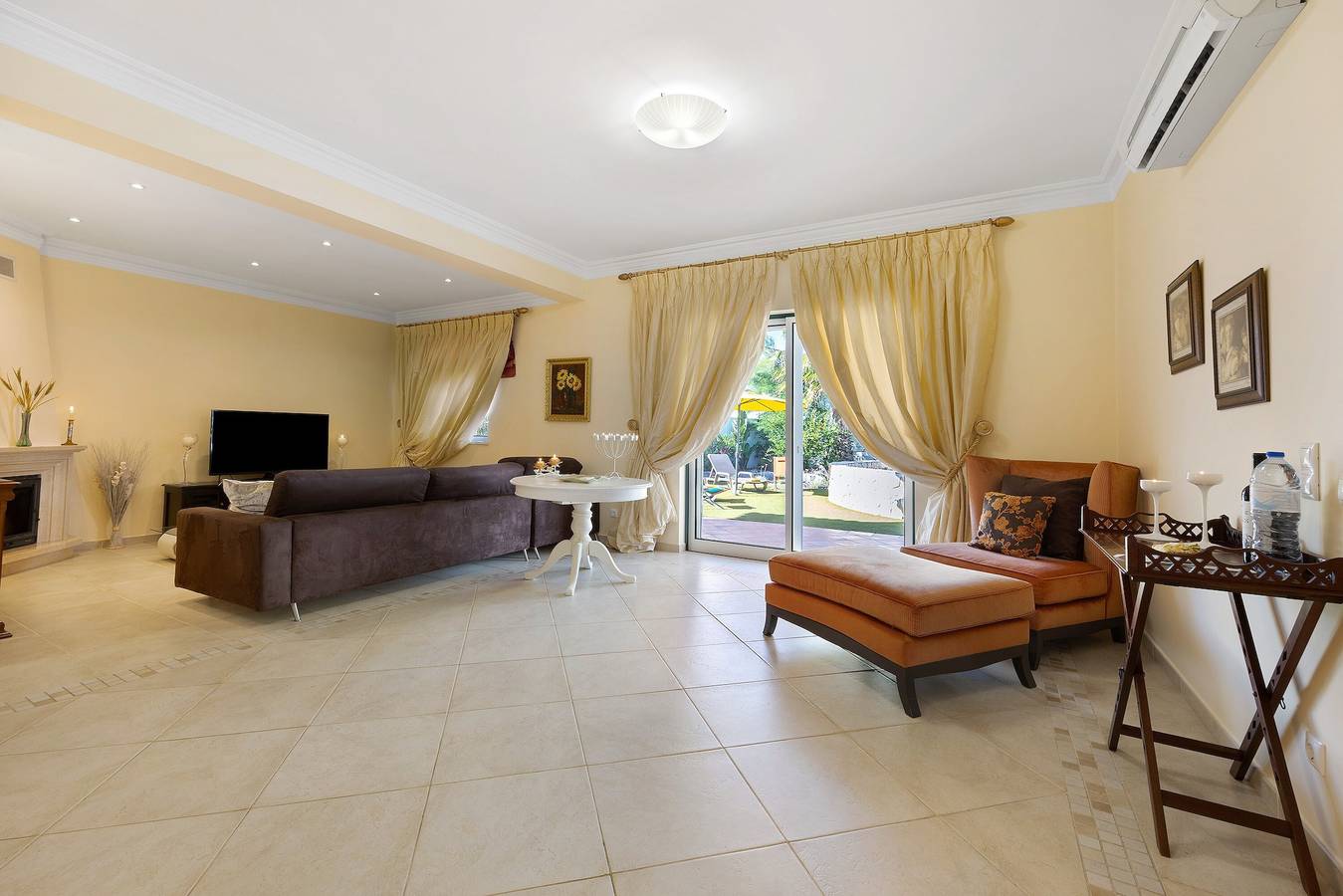 Villa 'Tucha' with Private Pool, Wi-Fi and Air Conditioning in Alvor, Faro District