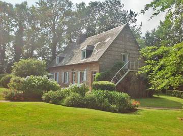 Gîte pour 12 personnes, avec terrasse et jardin à Criquetot-l'Esneval
