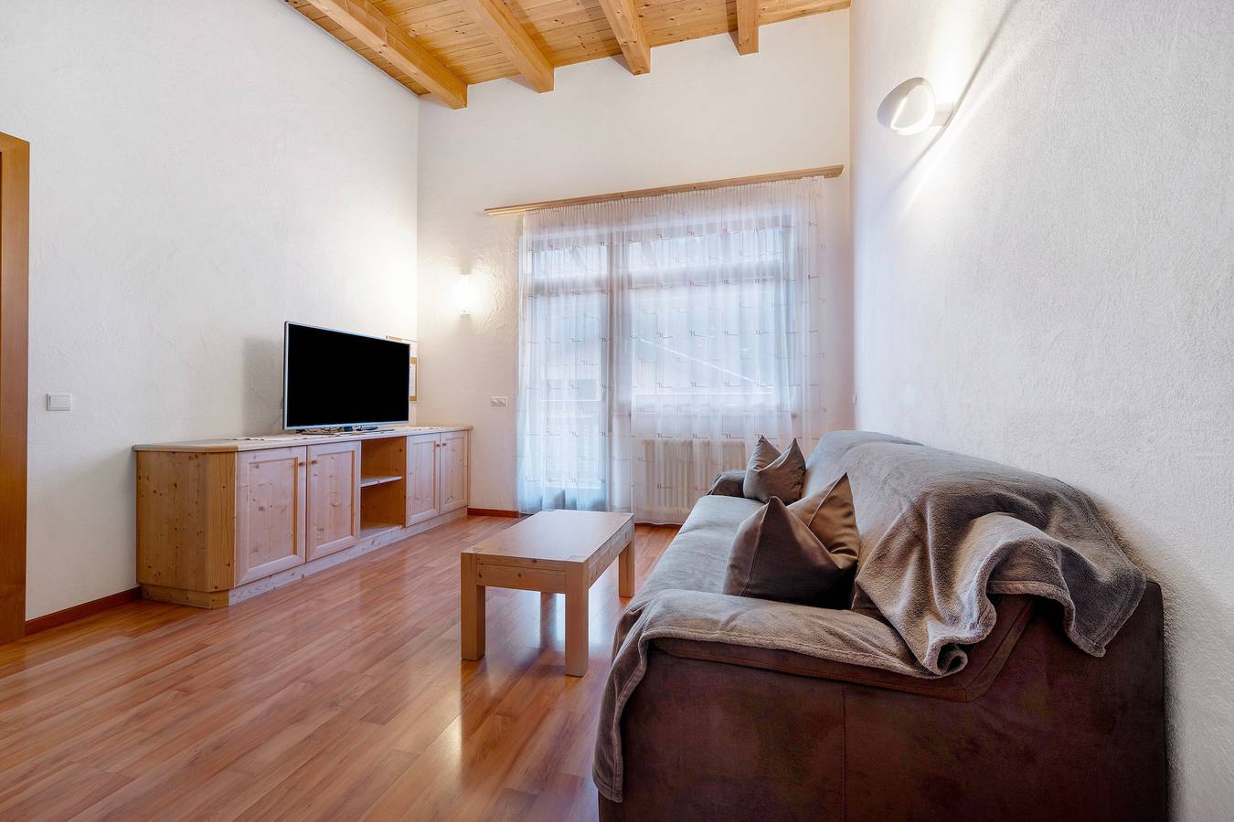 Entire apartment, Apartment 'Antersi Robbi' with Mountain View, Shared Garden and Wi-Fi in San Vigilio di Marebbe, Mareo