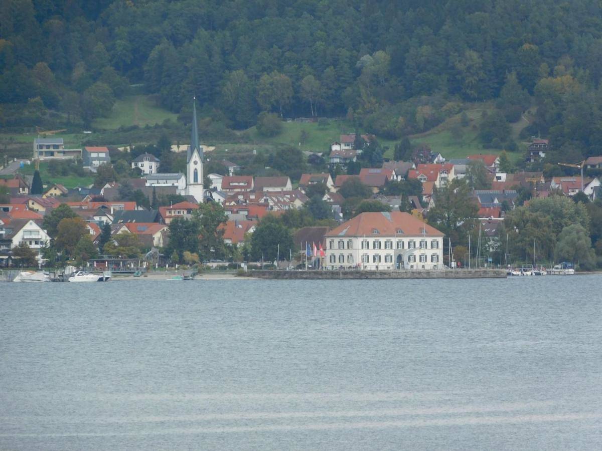 Three-Bedroom House in Bodman-Ludwigshafen, Obersee (Bodensee)
