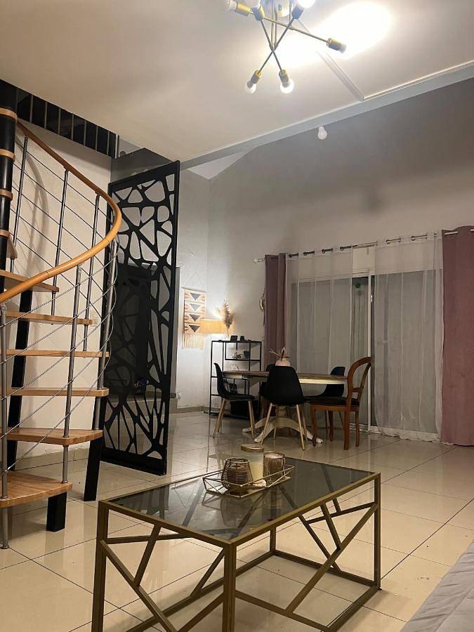 Villa pour 8 personnes, avec jardin et piscine, animaux acceptés à Avignon - 3