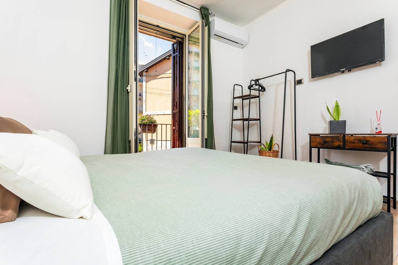 Ganze Wohnung, Ferienwohnung 'Civico 1 - Acireale' mit Balkon und Klimaanlage in Acireale, Catania Provinz